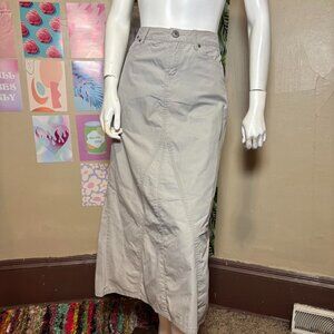 Grey ankle length skirt with pockets